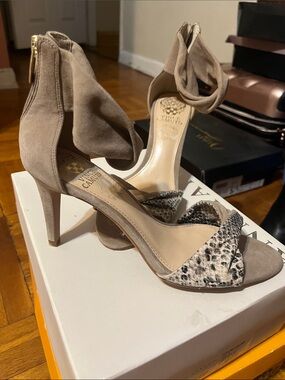 New Vince Camuto Taupe Suede Heels with Snakeskin Front Strap